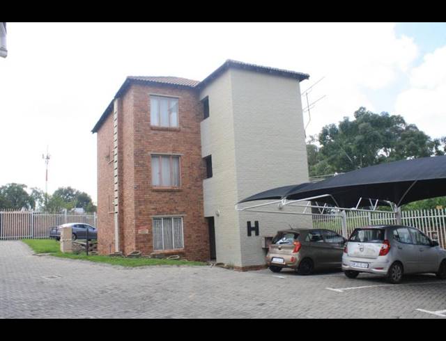 2 BEDROOM TOWNHOUSE FOR SALE IN BIRCHLEIGH